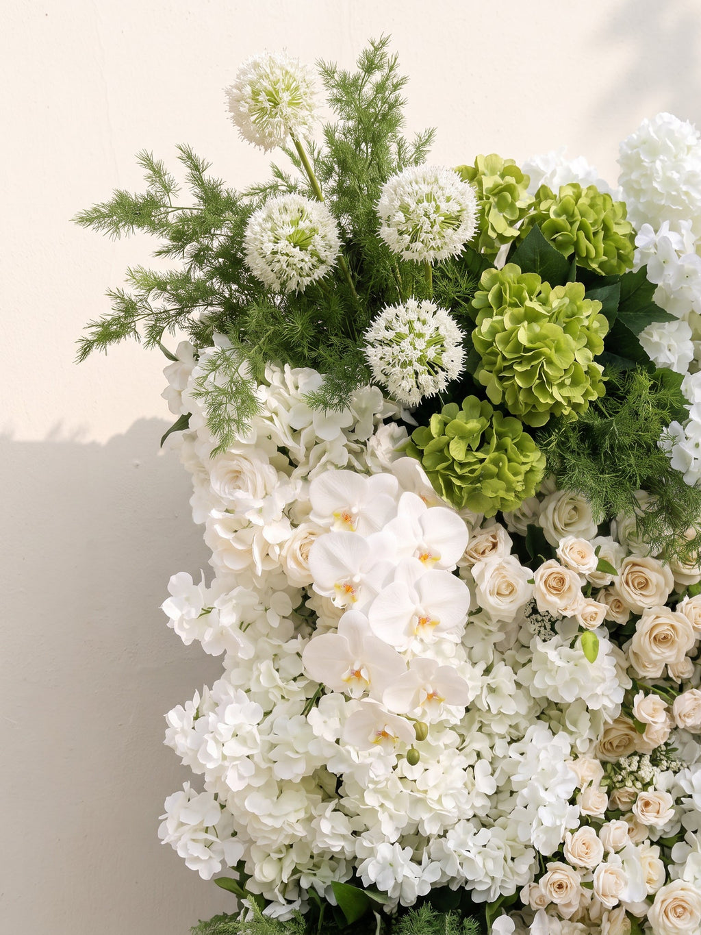 Cireliva: 5D Fabric Artificial rolling up curtain flower wall — floral detail