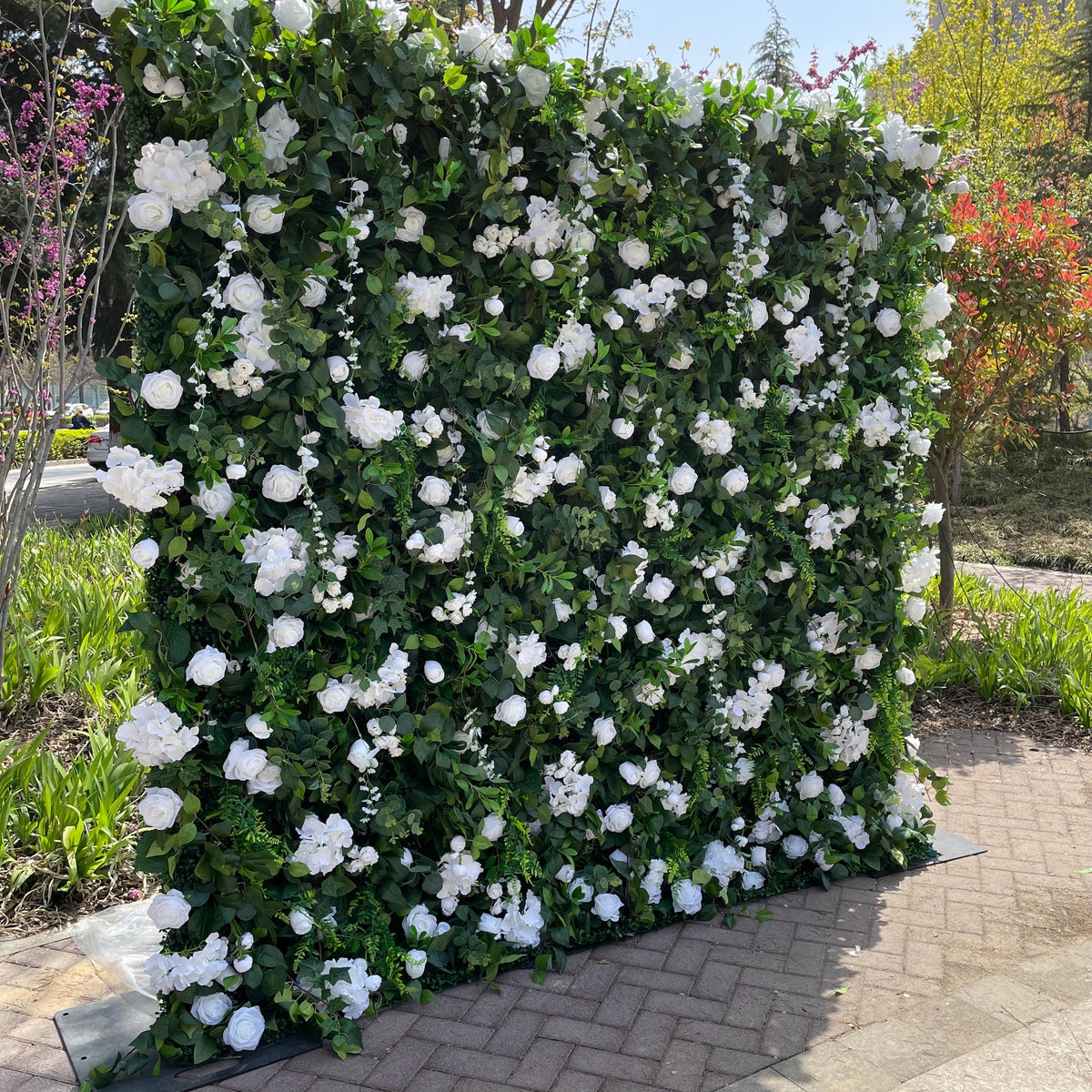 Flower Wall Backdrop [Verdant White Rose Greenery Roll-Up Fabric Panel] for Ceremony & Photo Booth